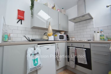 1 bed flat, Moorland Road, Hyde Park, Leeds, LS61AL - Image 6