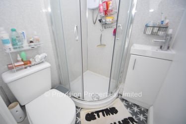 1 bed flat, Moorland Road, Hyde Park, Leeds, LS61AL - Image 2