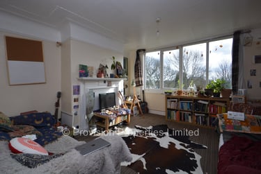 3 bed flat, Cliff Road, Rampart Road, Leeds, LS62ET - Image 1