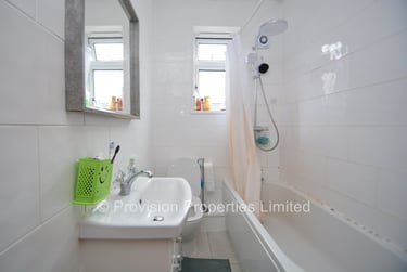 3 bed house, Burley Lodge Terrace, Burley, Leeds, LS61QA - Image 4