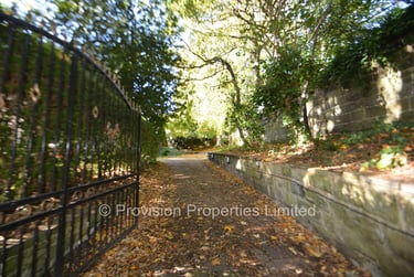 12 bed house, Grosvenor Road, Rampart Road, Leeds, LS62DZ - Image 2