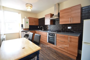 2 bed house, Harold Walk, Hyde Park, Leeds, LS61PS - Image 2
