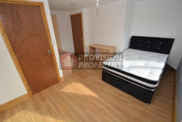 2 bed house, Thornville Mount, Hyde Park, Leeds, LS61JX - Image 2