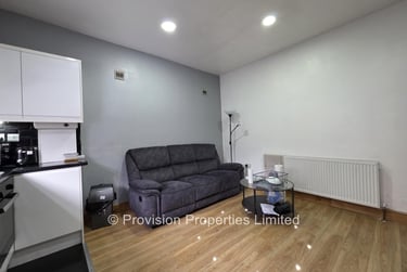 2 bed house, Thornville Mount, Hyde Park, Leeds, LS61JX - Image 3