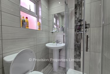 2 bed house, Thornville Mount, Hyde Park, Leeds, LS61JX - Image 2