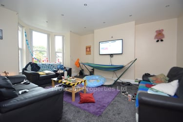 10 bed house, Bainbrigge Road, Headingley, Leeds, LS63AD - Image 1