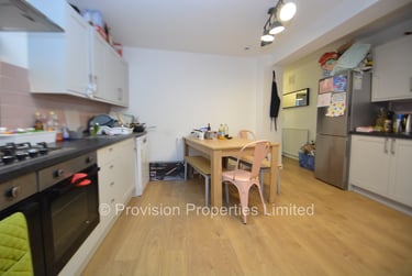 8 bed house, Victoria Road, Hyde Park, Leeds, LS61AS - Image 5