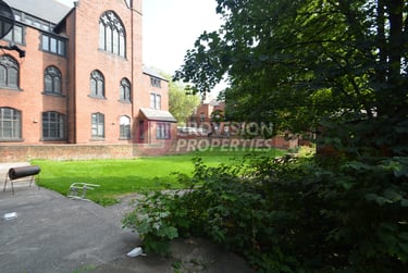 8 bed house, Victoria Road, Hyde Park, Leeds, LS61AS - Image 2