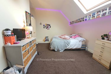 6 bed house, Brudenell Mount, Hyde Park, Leeds, LS61HS - Image 2