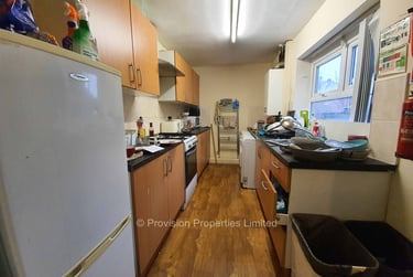 6 bed house, Brudenell Mount, Hyde Park, Leeds, LS61HS - Image 3