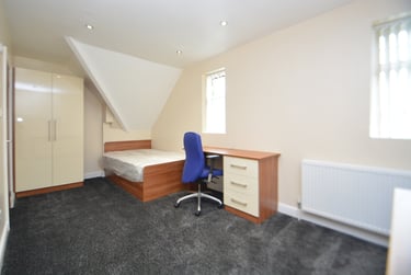 9 bed house, St Michaels Villas, Headingley, Leeds, LS63AF - Image 2