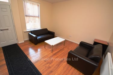 2 bed house, Thornville Terrace, Hyde Park, Leeds, LS61JT - Image 1