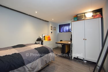 6 bed house, Queens Road, Hyde Park, Leeds, LS61HU - Image 3