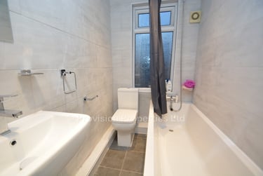 6 bed house, Manor Drive, Hyde Park, Leeds, LS61DD - Image 5