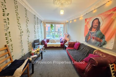 6 bed house, Manor Drive, Hyde Park, Leeds, LS61DD - Image 1