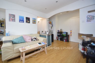 1 bed flat, Cliff Mount Terrace, Rampart Road, Leeds, LS62HR - Image 1