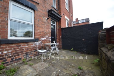 1 bed flat, Cliff Mount Terrace, Rampart Road, Leeds, LS62HR - Image 9
