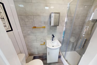 1 bed studio, Cardigan Road, Burley, Leeds, LS61QL - Image 4