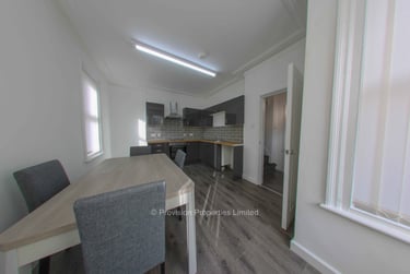 4 bed house, Morris View, Kirkstall, Leeds, LS53EY - Image 3