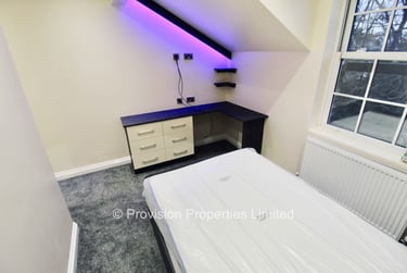 2 bed flat, Ashwood Terrace, Hyde Park, Leeds, LS62EH - Image 4