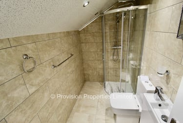 2 bed flat, Ashwood Terrace, Hyde Park, Leeds, LS62EH - Image 3