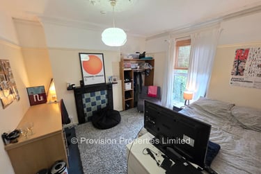 8 bed house, Ash Grove, Hyde Park, Leeds, LS61AY - Image 2