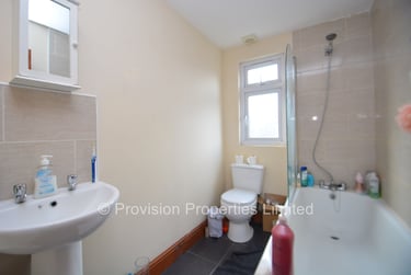 6 bed house, Brudenell Mount, Hyde Park, Leeds, LS61HS - Image 8