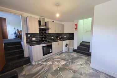 1 bed flat, Back Providence Avenue, Rampart Road, Leeds, LS62FN - Image 1