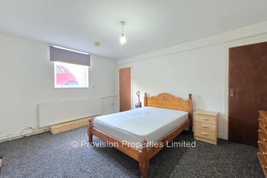 1 bed flat, Back Providence Avenue, Rampart Road, Leeds, LS62FN - Image 3