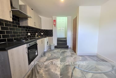 1 bed flat, Back Providence Avenue, Rampart Road, Leeds, LS62FN - Image 4
