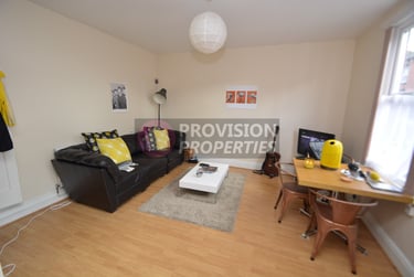 2 bed house, Harold Mount, Hyde Park, Leeds, LS61PW - Image 1