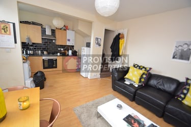 2 bed house, Harold Mount, Hyde Park, Leeds, LS61PW - Image 3