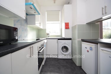 5 bed house, St Anns Mount, Burley, Leeds, LS42PH - Image 2