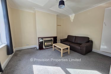 2 bed house, Harold View, Hyde Park, Leeds, LS61PP - Image 1