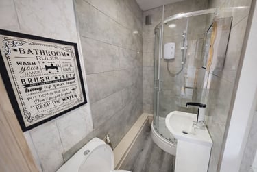 1 bed studio, Cardigan Road, Burley, Leeds, LS61QL - Image 4