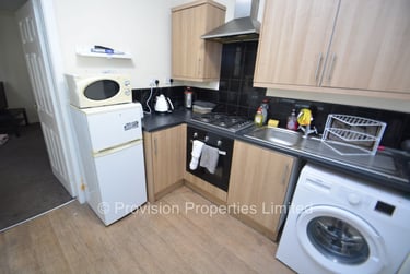 2 bed house, Moorland Avenue, Hyde Park, Leeds, LS61AP - Image 3