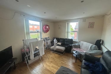 5 bed house, Harold Street, Hyde Park, Leeds, LS61PL - Image 1