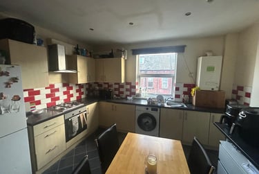 5 bed house, Harold Street, Hyde Park, Leeds, LS61PL - Image 2