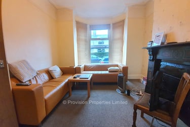 4 bed house, Walmsley Road, Burley, Leeds, LS61NG - Image 1