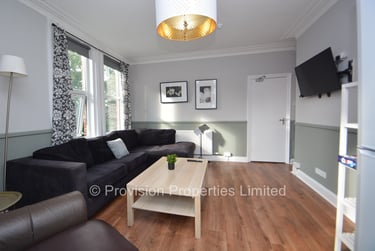 10 bed house, Delph Lane, Rampart Road, Leeds, LS62HQ - Image 1