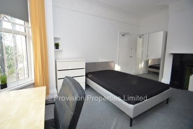 10 bed house, Delph Lane, Rampart Road, Leeds, LS62HQ - Image 2