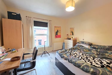 4 bed house, Welton Place, Hyde Park, Leeds, LS61EW - Image 2