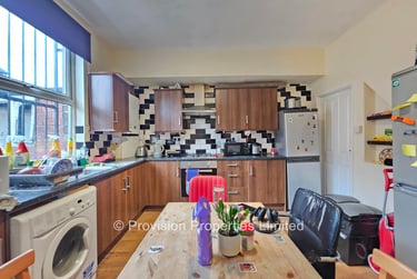 4 bed house, Welton Place, Hyde Park, Leeds, LS61EW - Image 9