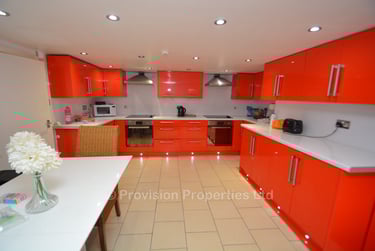 10 bed house, Kirkstall Lane, Headingley, Leeds, LS63DP - Image 2