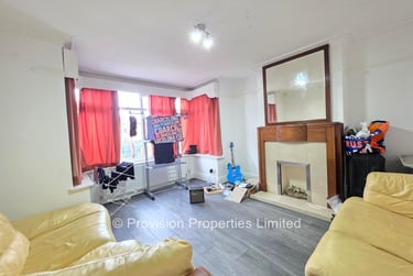 4 bed house, Dennistead Crescent, Headingley, Leeds, LS63PU - Image 1