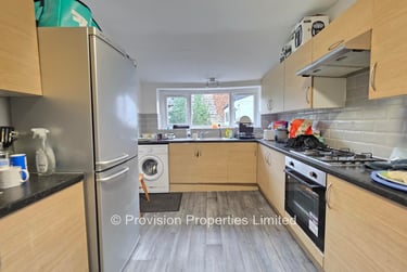 4 bed house, Dennistead Crescent, Headingley, Leeds, LS63PU - Image 5