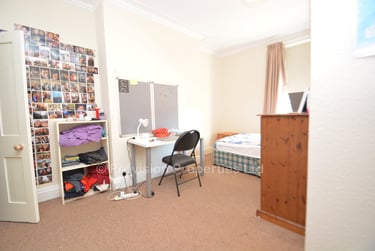 8 bed house, Ash Grove, Hyde Park, Leeds, LS61AX - Image 7