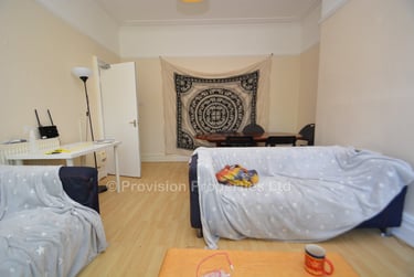 8 bed house, Ash Grove, Hyde Park, Leeds, LS61AX - Image 3