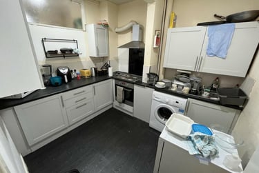 6 bed house, Regent Park Avenue, Rampart Road, Leeds, LS62AU - Image 3