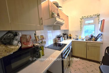 1 bed flat, Regent Terrace, Hyde Park, Leeds, LS61NP - Image 2
